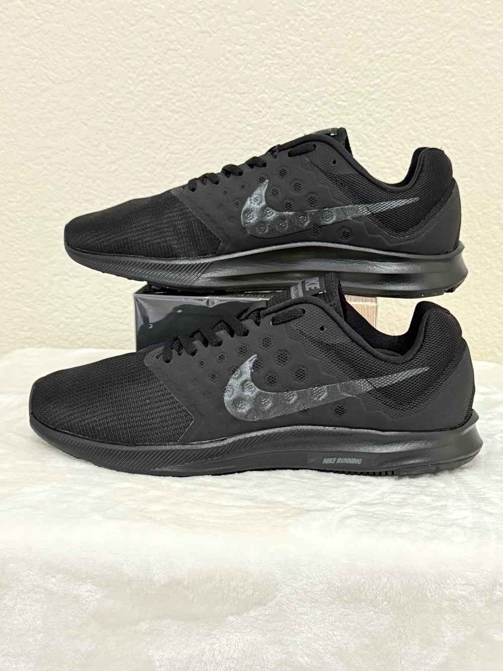 Nike Downshifter 7 Black Anthracite Running Shoes Men's Size 9.5